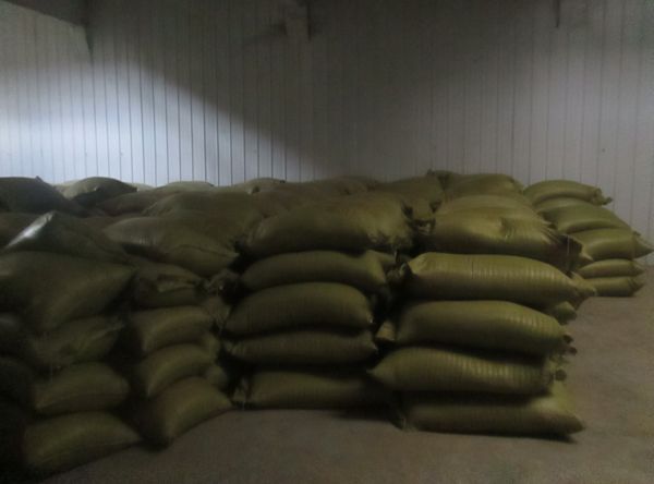 倉(cāng)庫(kù)一角